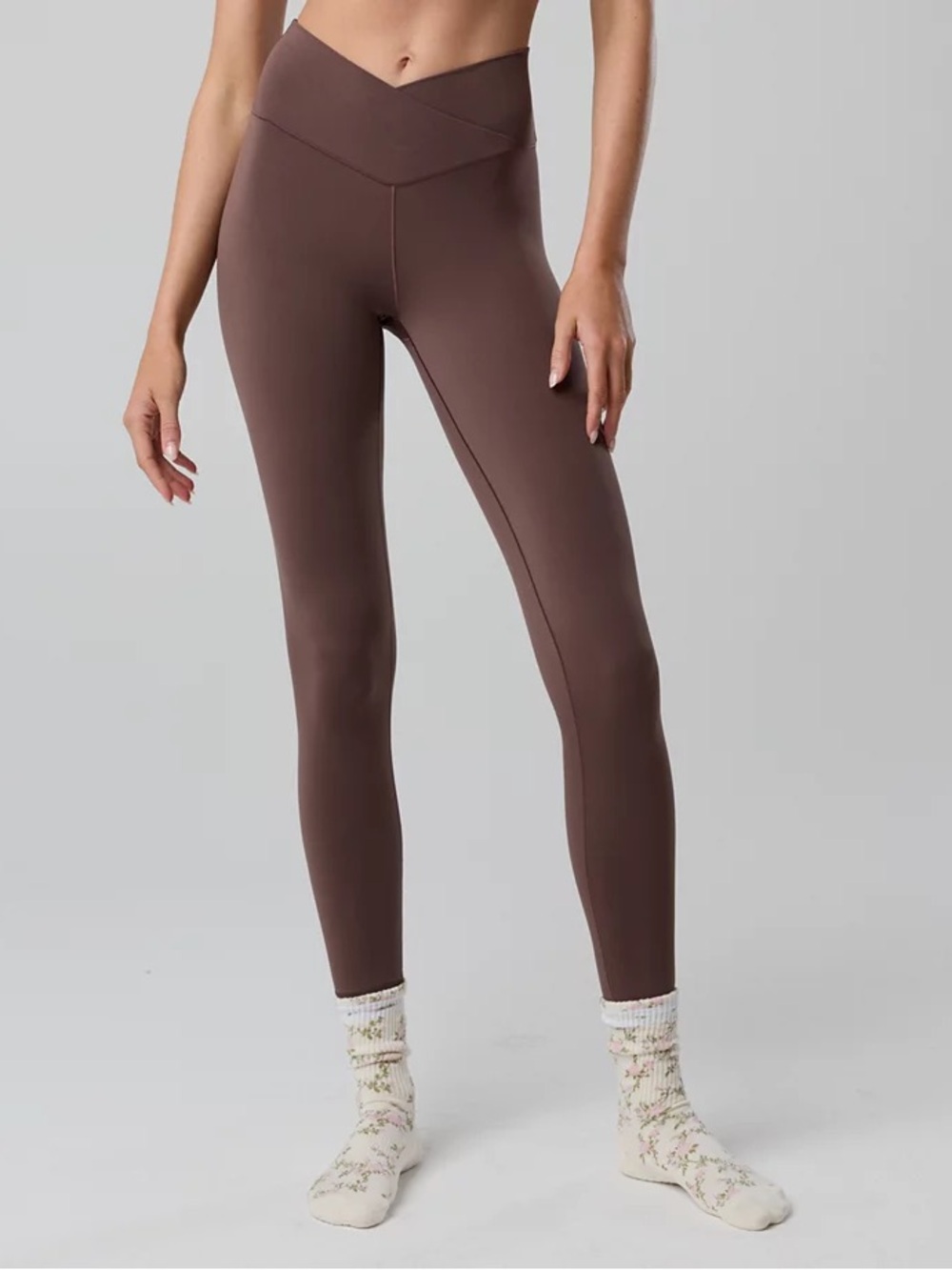 aerie High-Waist V-Band Leggings in Chocolate Brown